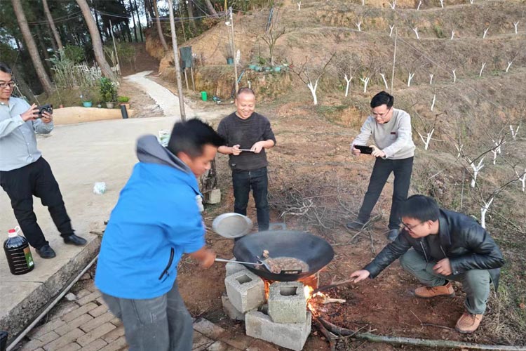 站長年會正餐準備中